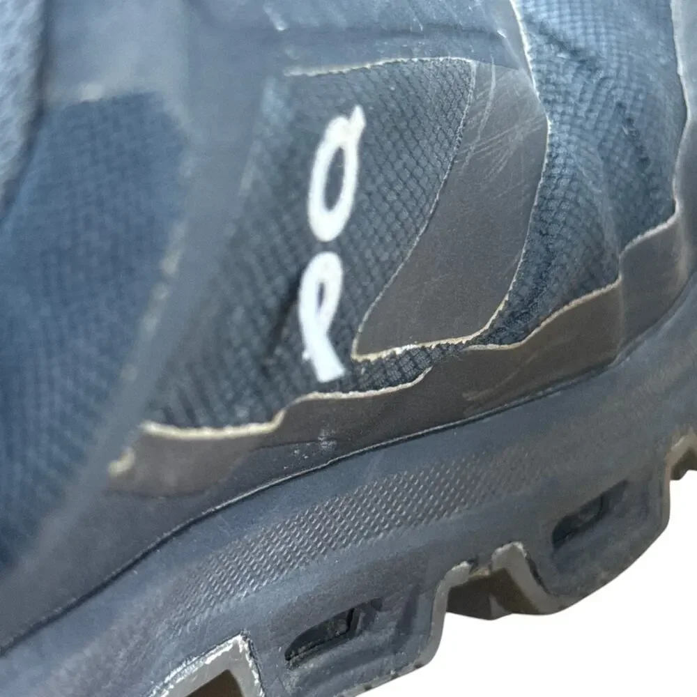 On Cloudventure Waterproof Mens 10 Black Trail Running Shoes Gorpcore Techwear